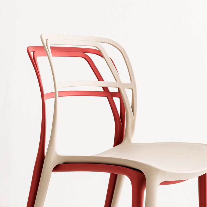 Moderne Design bunte armlose feste Rückenlehne im Freien einfache Lounge Kunststoff Esszimmerstuhl